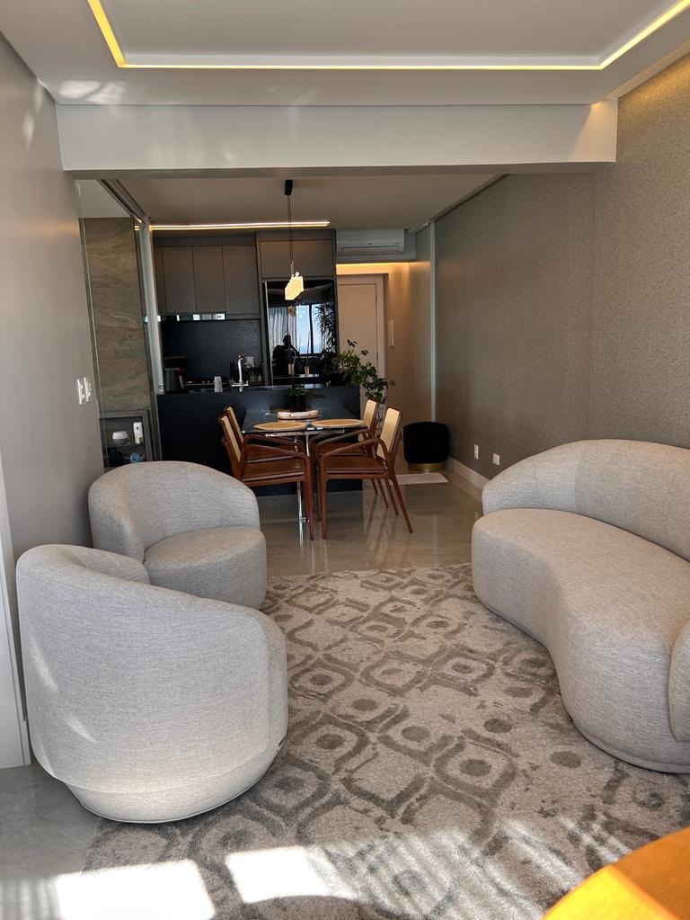 Apartamento à venda com 2 quartos, 70m² - Foto 4