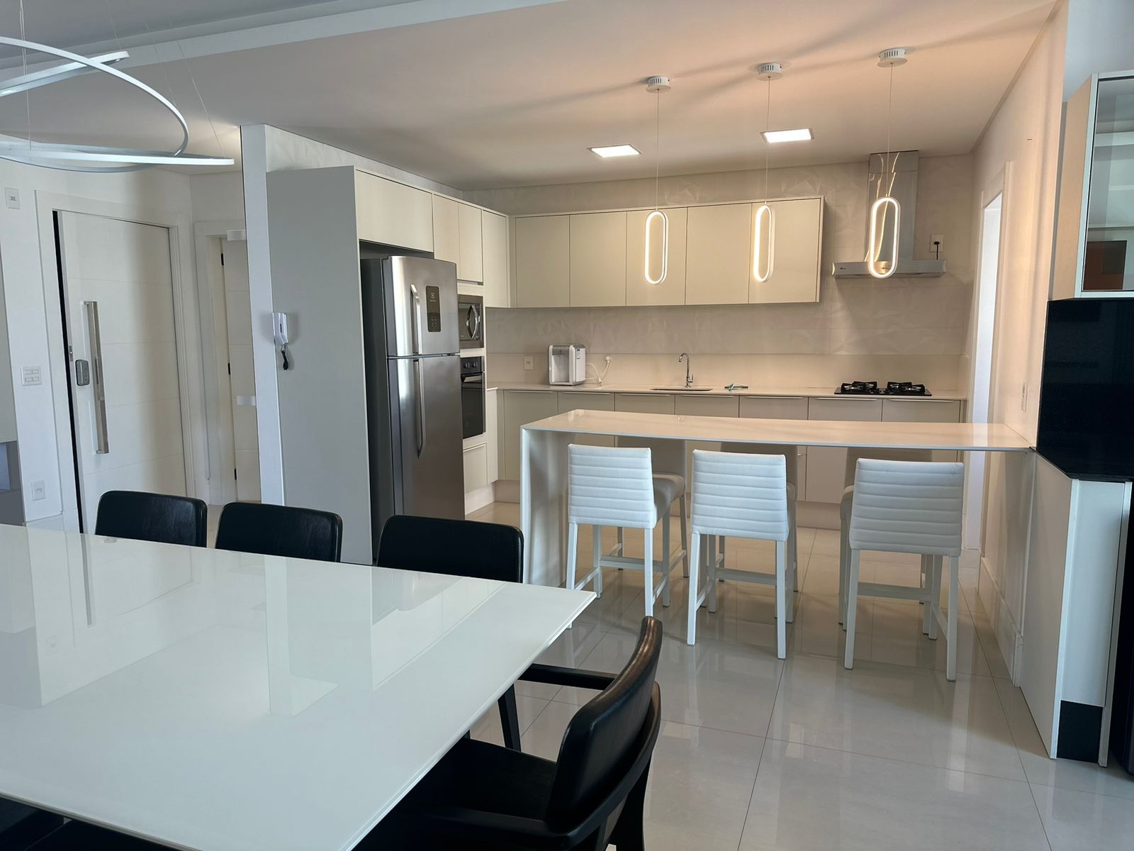 Apartamento à venda com 3 quartos, 137m² - Foto 9