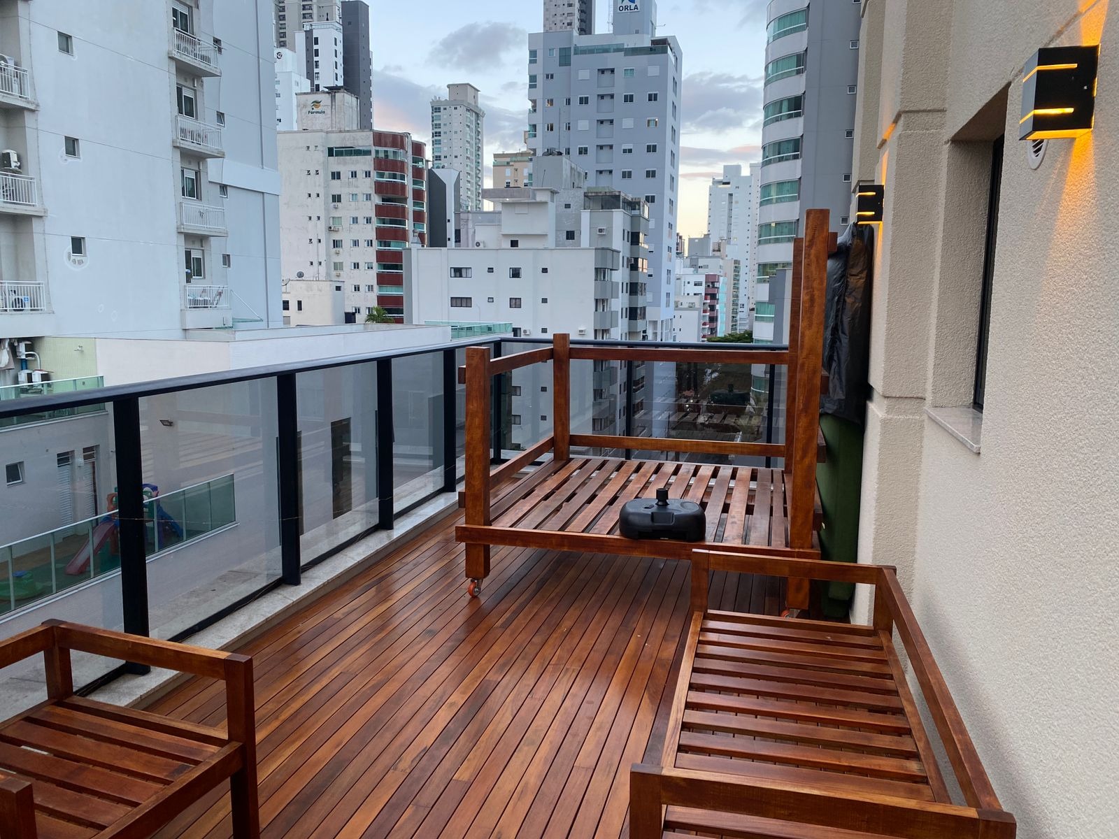 Apartamento à venda com 4 quartos, 178m² - Foto 2