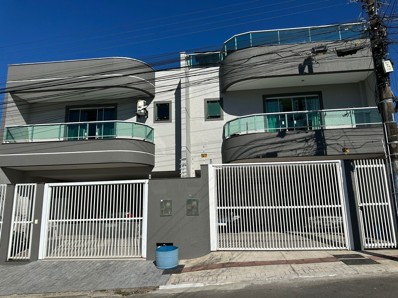 Sobrado à venda com 3 quartos, 180m² - Foto 1