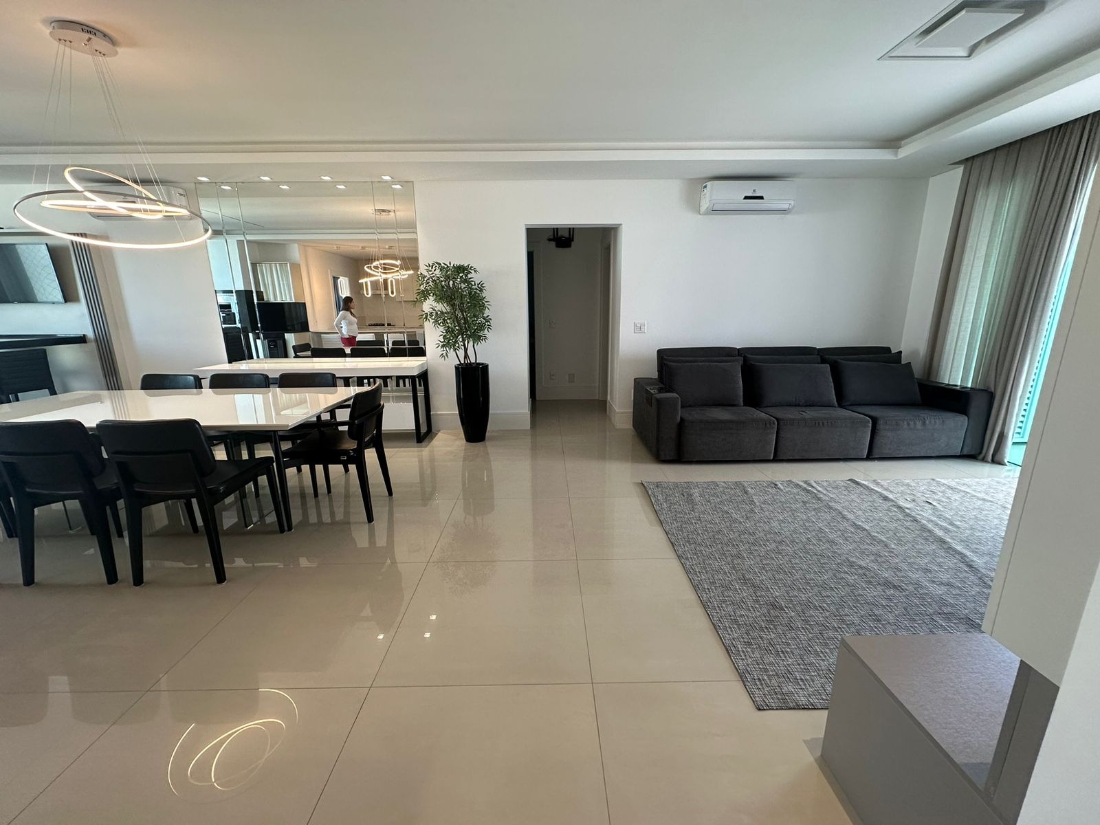 Apartamento à venda com 3 quartos, 137m² - Foto 4