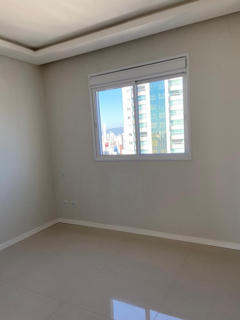 Apartamento à venda com 4 quartos, 150m² - Foto 9