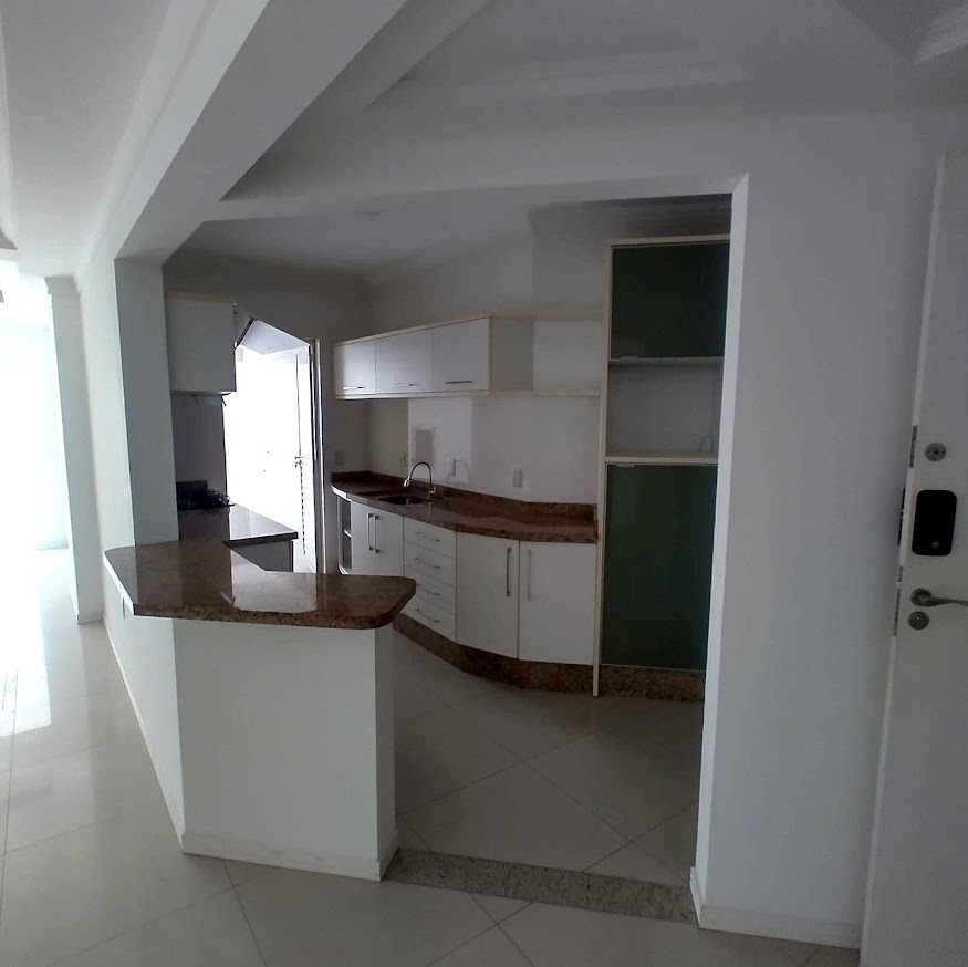 Apartamento à venda com 3 quartos, 105m² - Foto 3