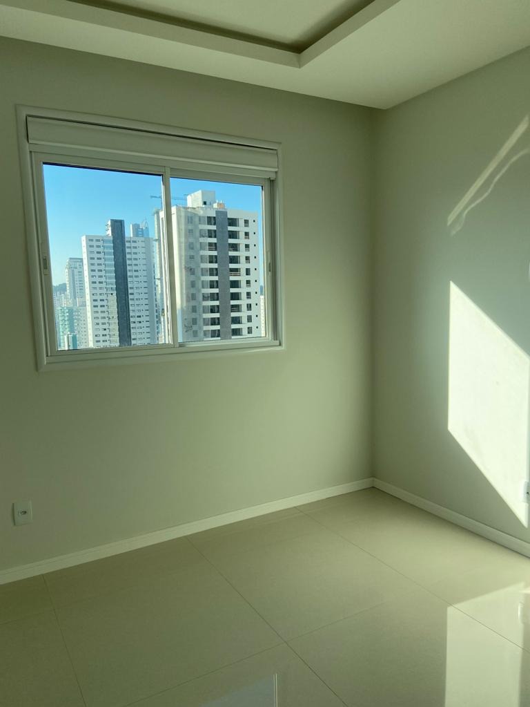 Apartamento à venda com 4 quartos, 150m² - Foto 11