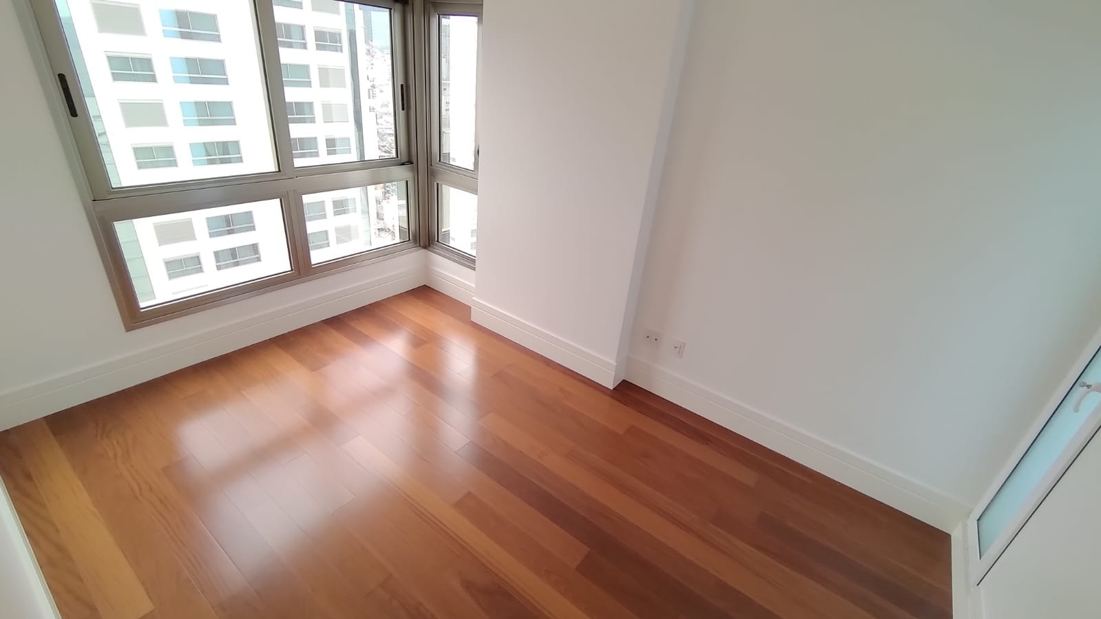 Apartamento à venda com 4 quartos, 213m² - Foto 20