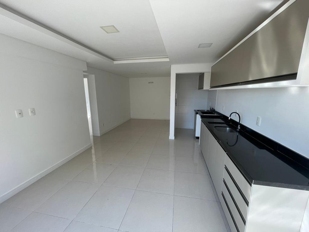 Apartamento à venda com 2 quartos, 80m² - Foto 4