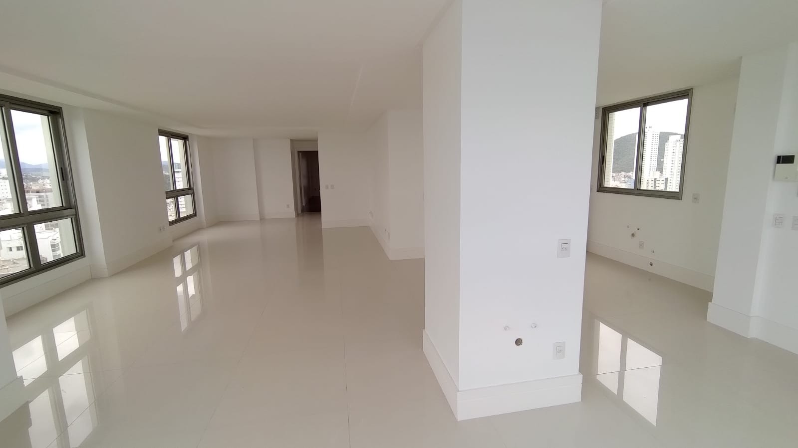 Apartamento à venda com 4 quartos, 213m² - Foto 11