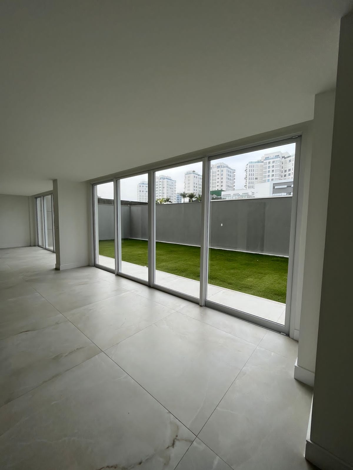 Apartamento à venda com 3 quartos, 187m² - Foto 6