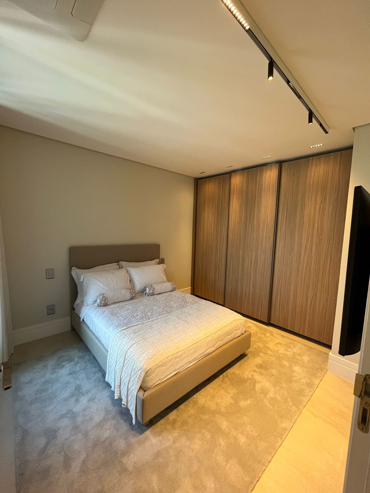 Apartamento à venda com 4 quartos, 230m² - Foto 11