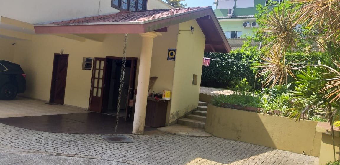 Casa à venda com 4 quartos, 351m² - Foto 8