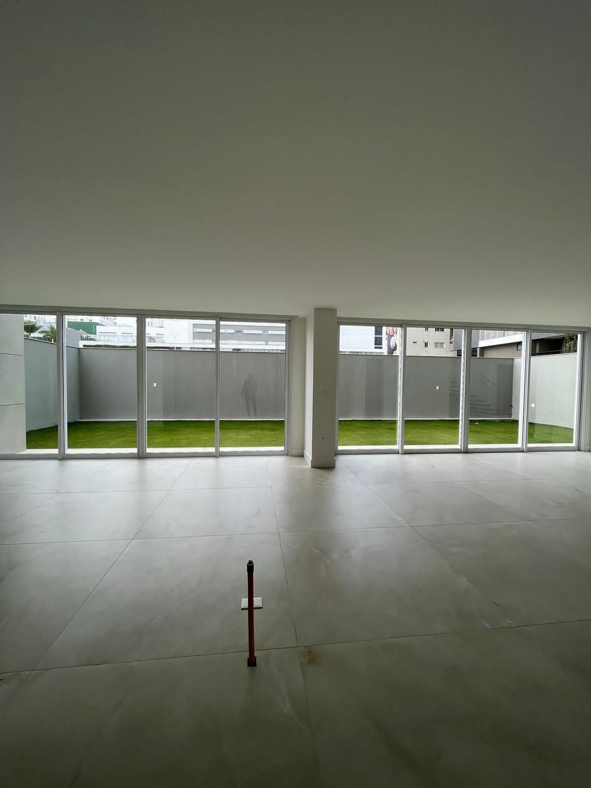 Apartamento à venda com 3 quartos, 187m² - Foto 2