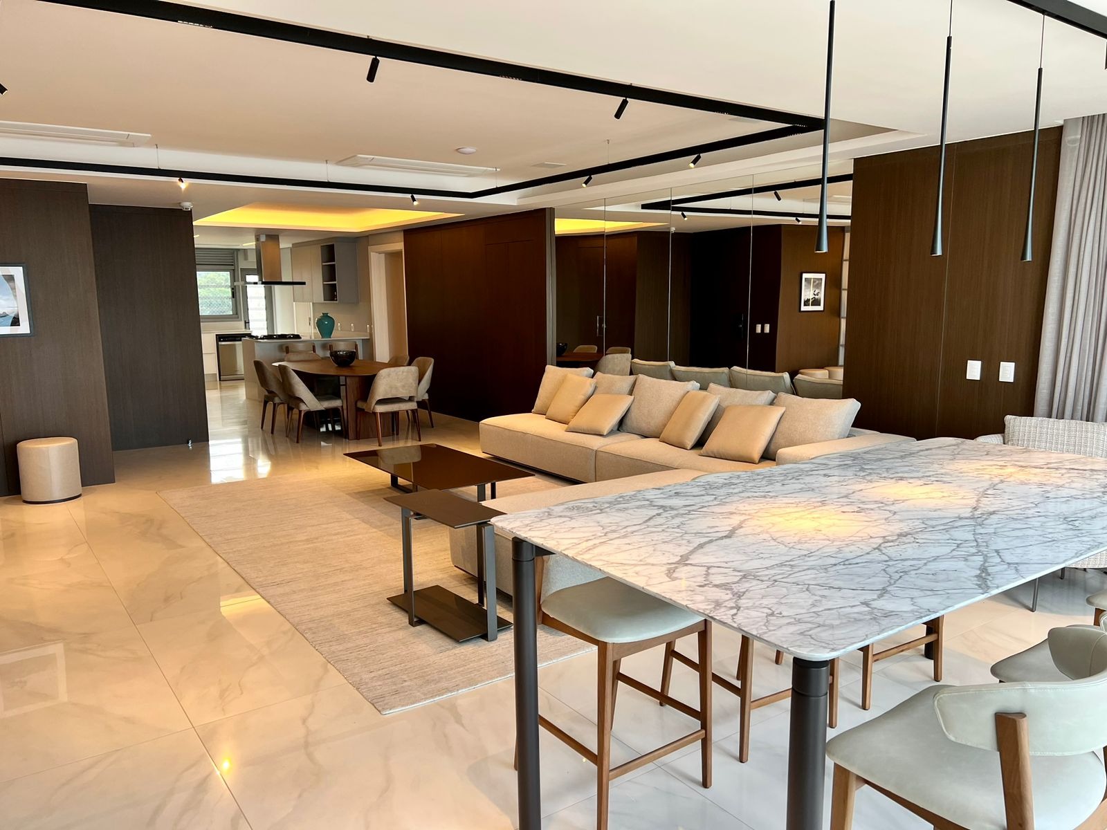 Apartamento à venda com 4 quartos, 251m² - Foto 5