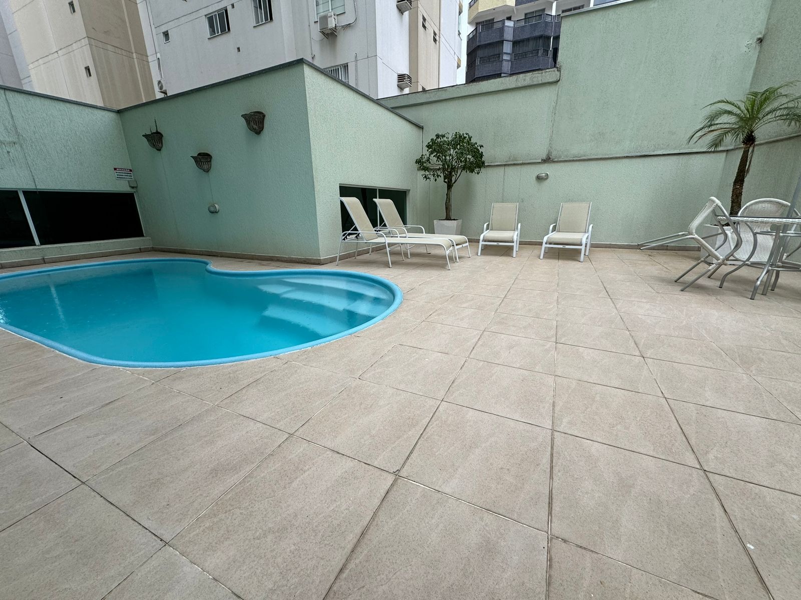 Apartamento para alugar com 3 quartos, 120m² - Foto 18