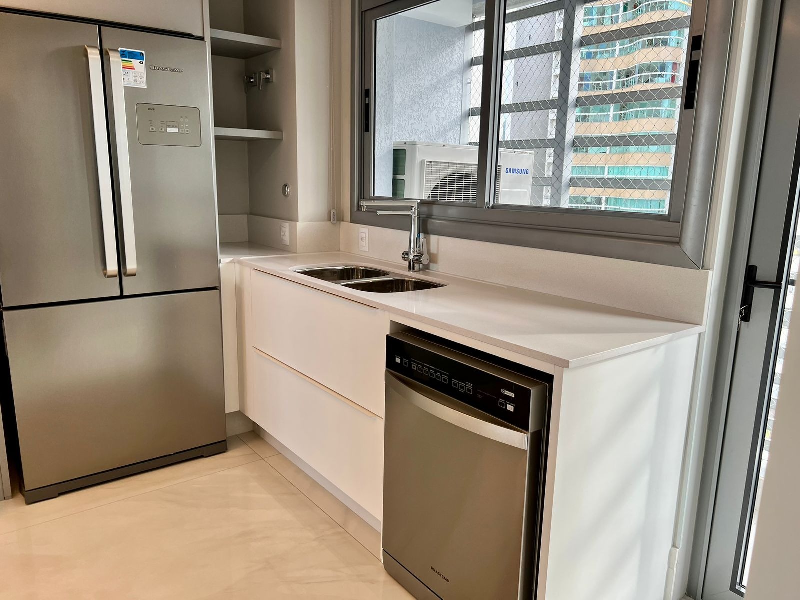 Apartamento à venda com 4 quartos, 251m² - Foto 11