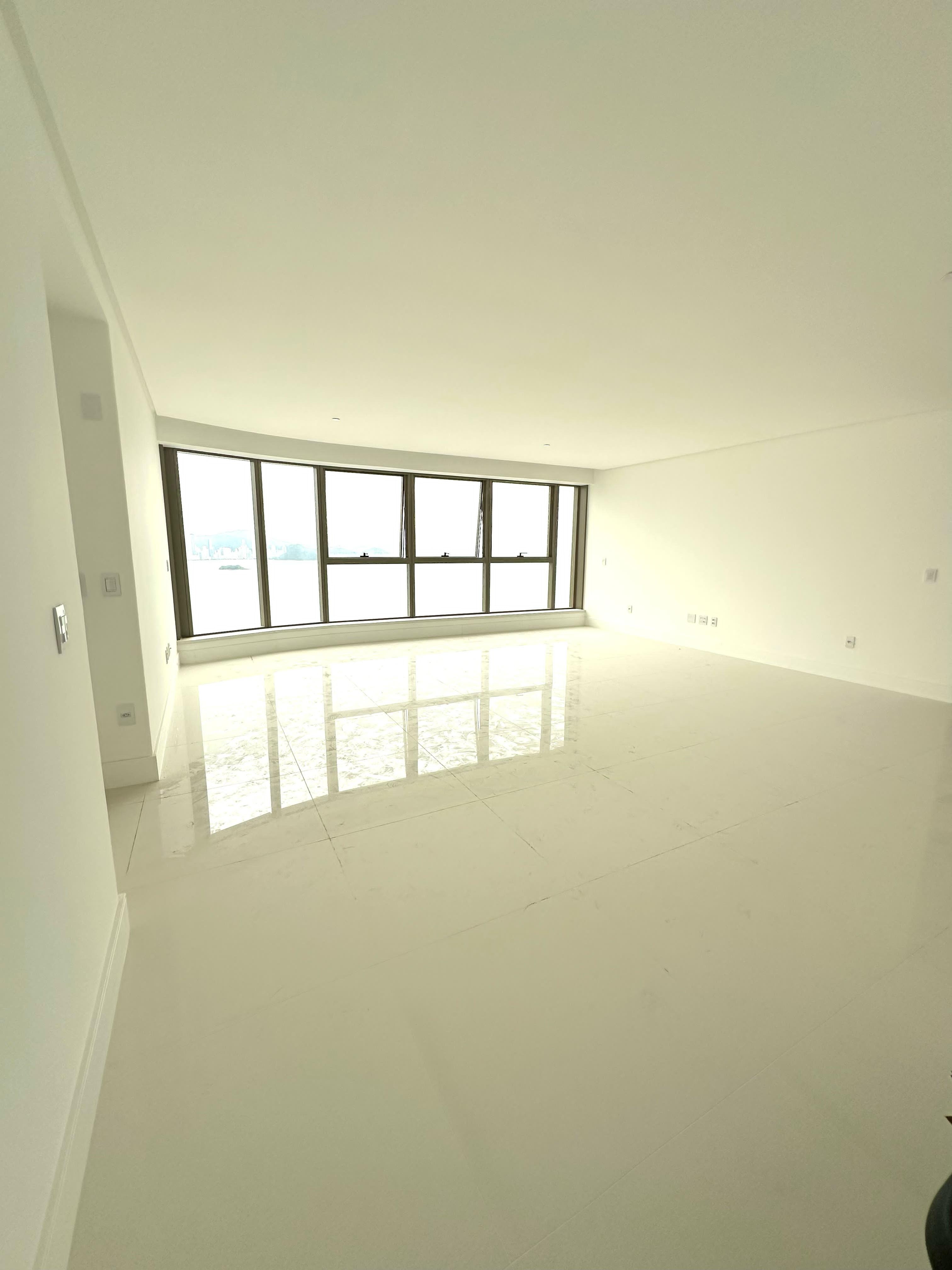 Apartamento à venda com 4 quartos, 265m² - Foto 1