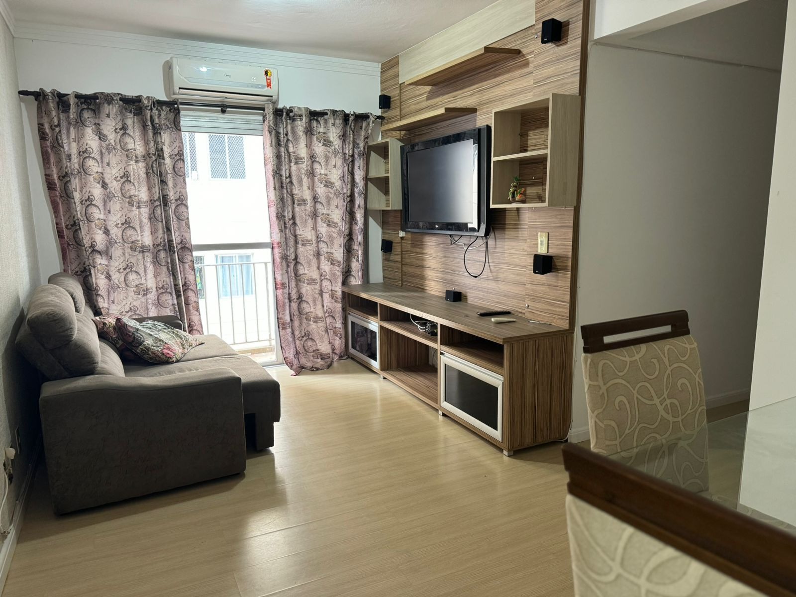 Apartamento à venda com 3 quartos, 100m² - Foto 1