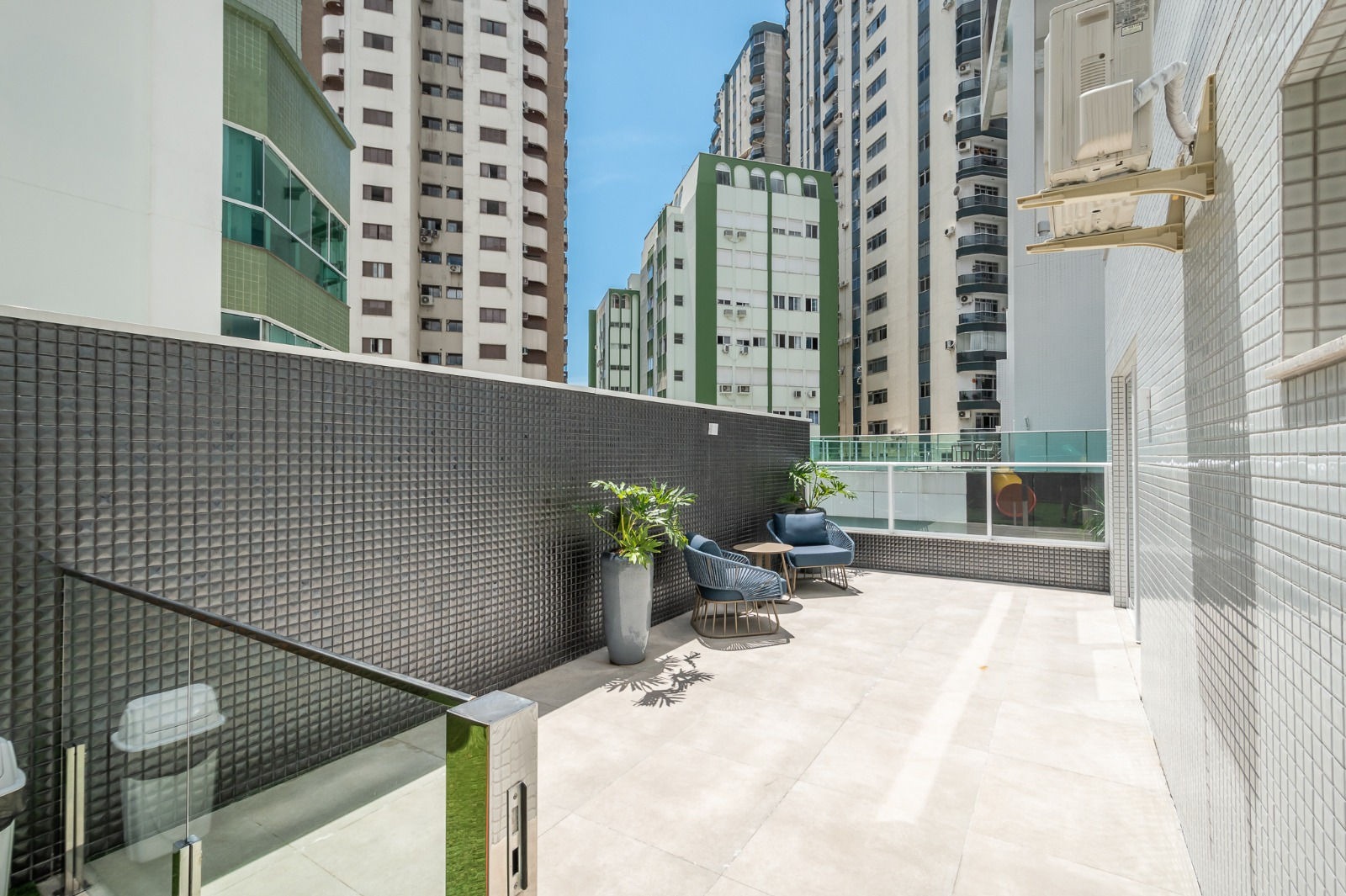 Apartamento à venda com 4 quartos, 170m² - Foto 3