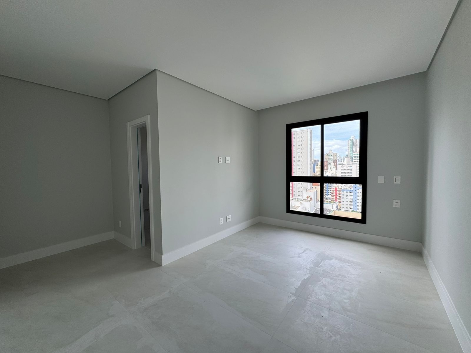 Apartamento à venda com 4 quartos, 133m² - Foto 6