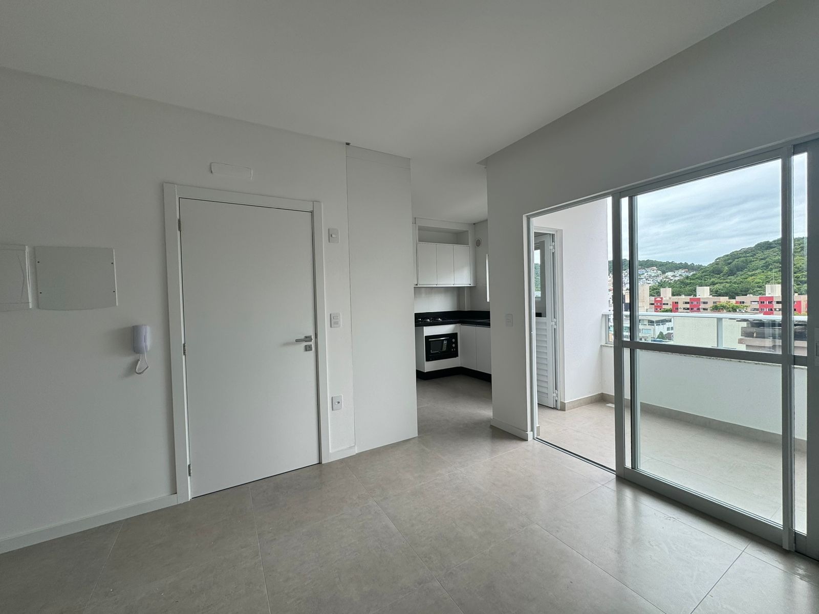 Apartamento à venda com 2 quartos, 65m² - Foto 1