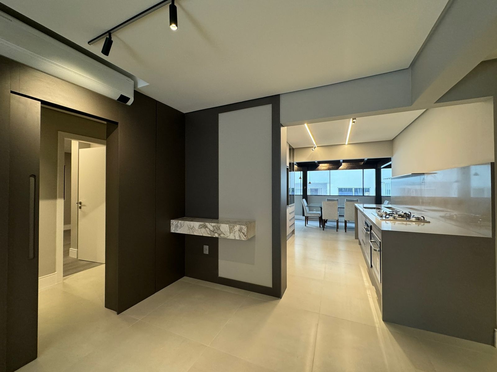Apartamento para alugar com 3 quartos, 200m² - Foto 6