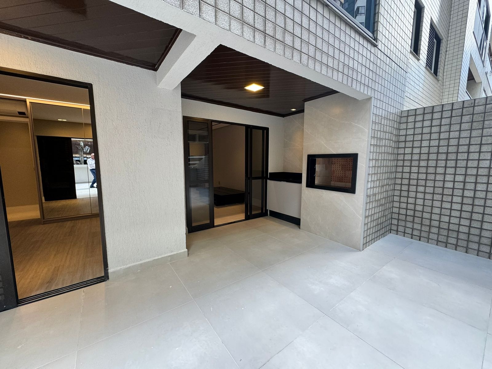 Apartamento para alugar com 3 quartos, 200m² - Foto 17