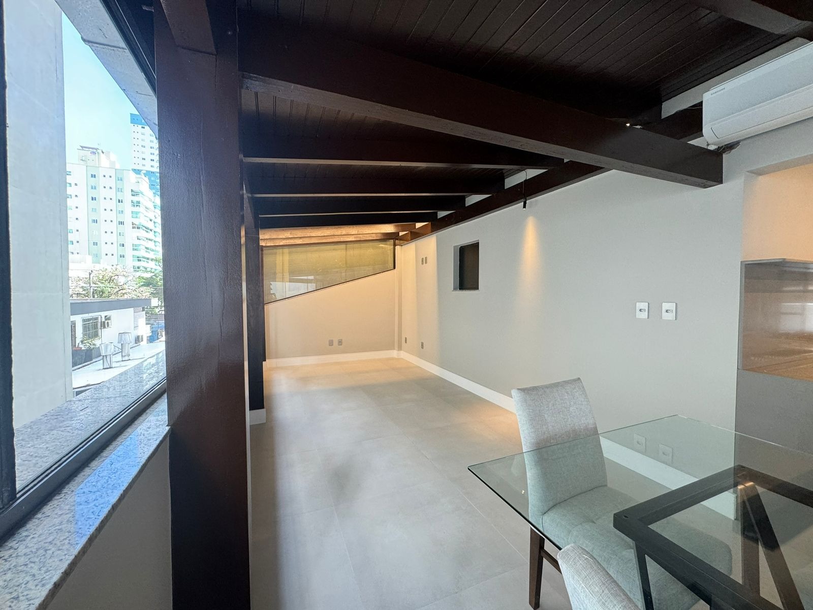 Apartamento para alugar com 3 quartos, 200m² - Foto 11