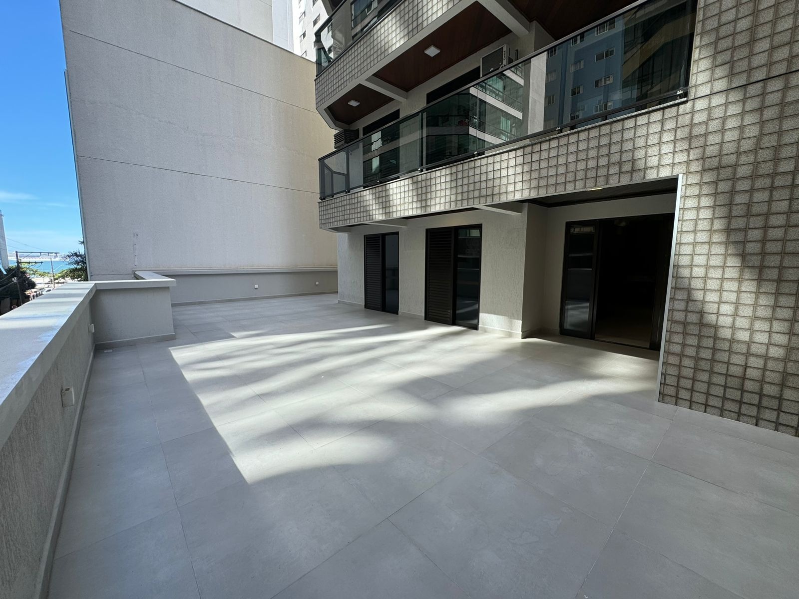 Apartamento para alugar com 3 quartos, 200m² - Foto 16