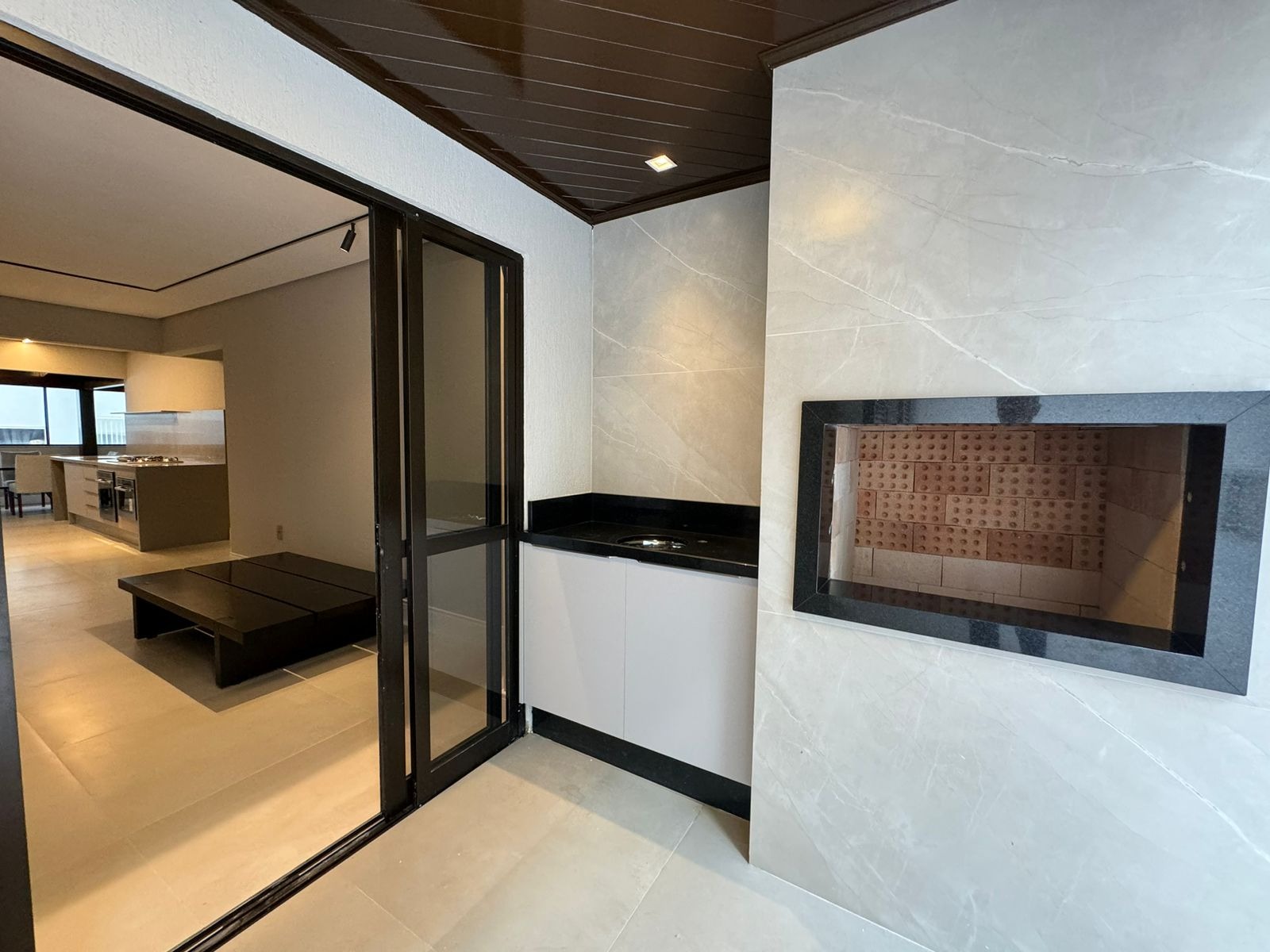 Apartamento para alugar com 3 quartos, 200m² - Foto 15