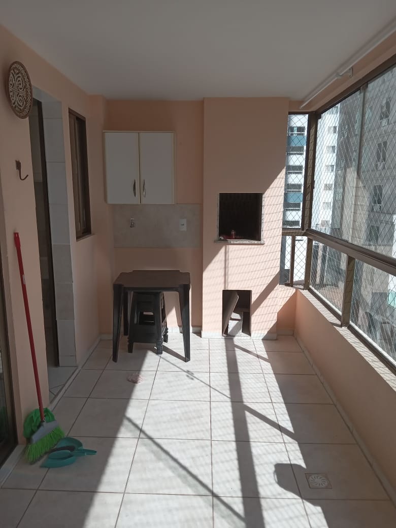 Apartamento à venda com 2 quartos, 87m² - Foto 2