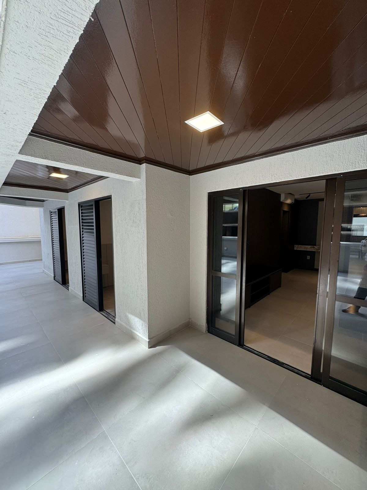 Apartamento para alugar com 3 quartos, 200m² - Foto 18