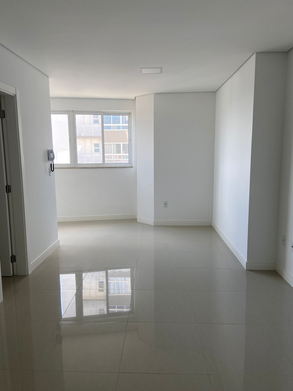 Apartamento à venda com 2 quartos, 80m² - Foto 4