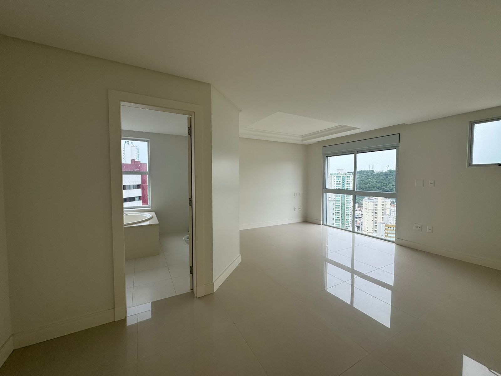 Apartamento à venda com 4 quartos, 167m² - Foto 7