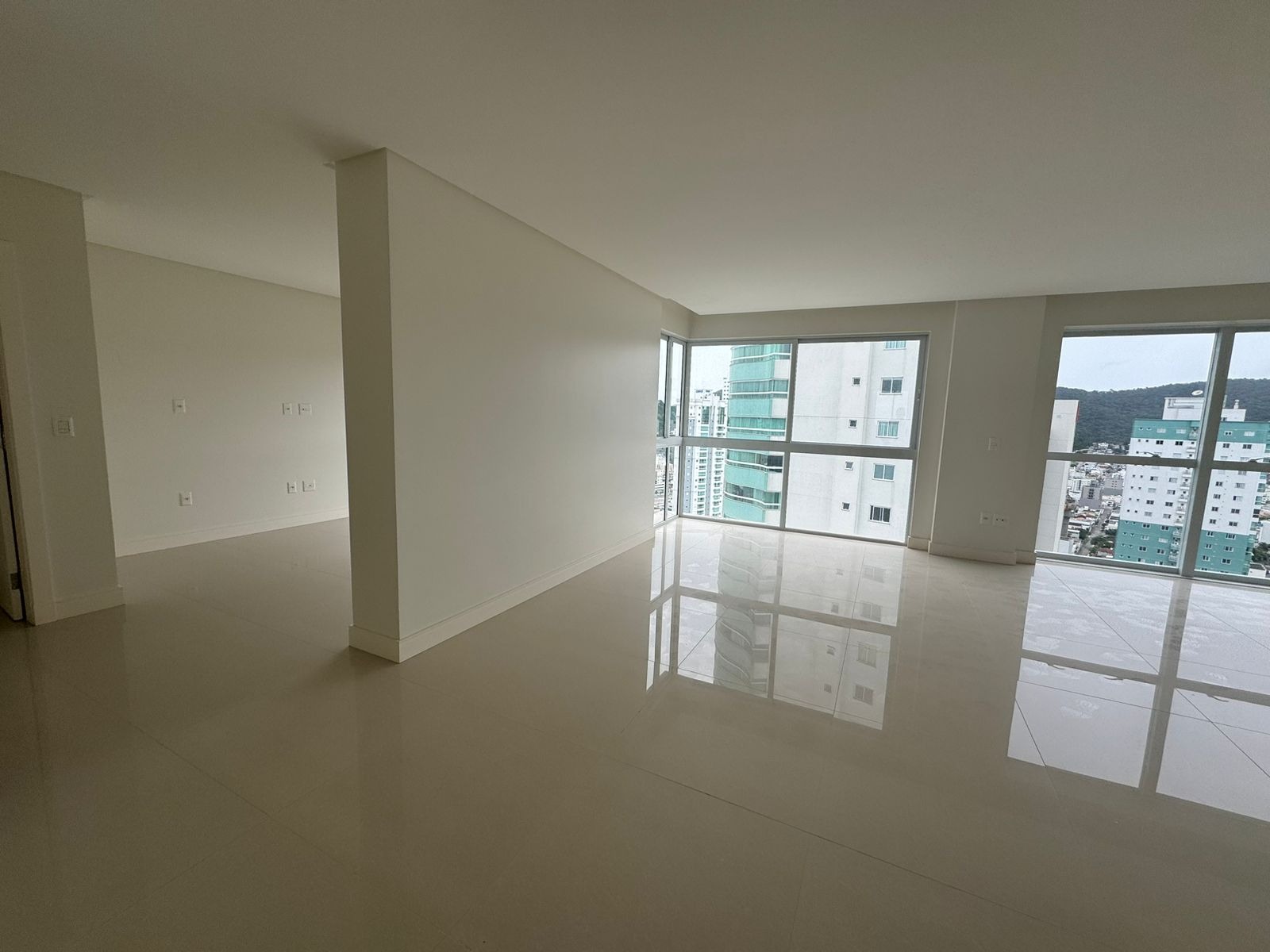 Apartamento à venda com 4 quartos, 167m² - Foto 5