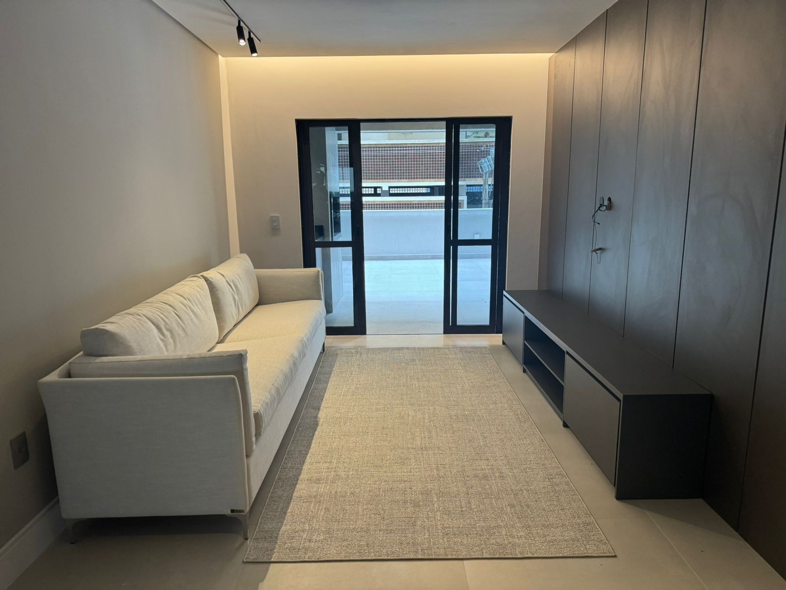 Apartamento para alugar com 3 quartos, 200m² - Foto 1