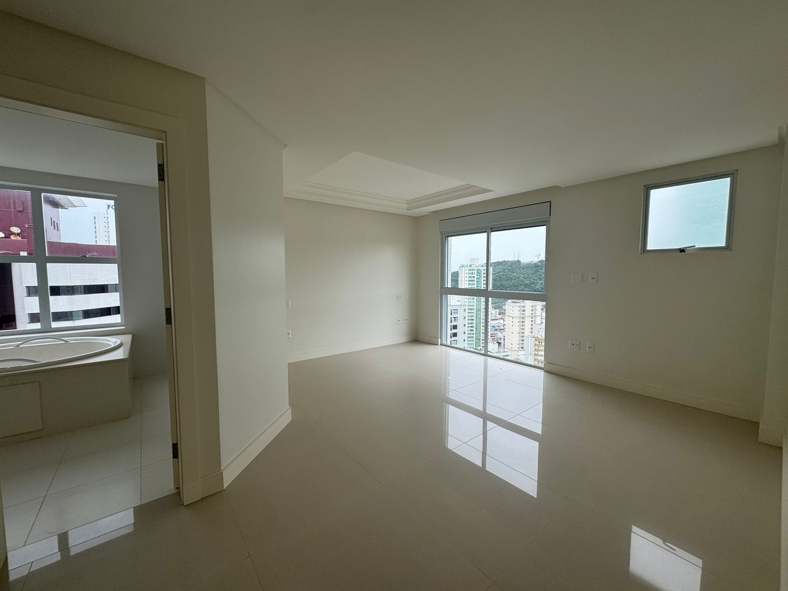 Apartamento à venda com 4 quartos, 167m² - Foto 6