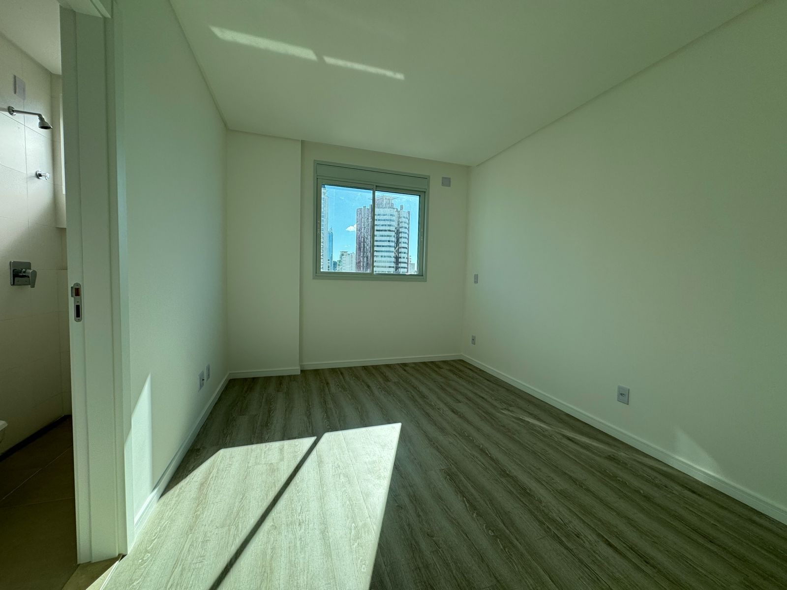 Apartamento à venda com 4 quartos, 143m² - Foto 17