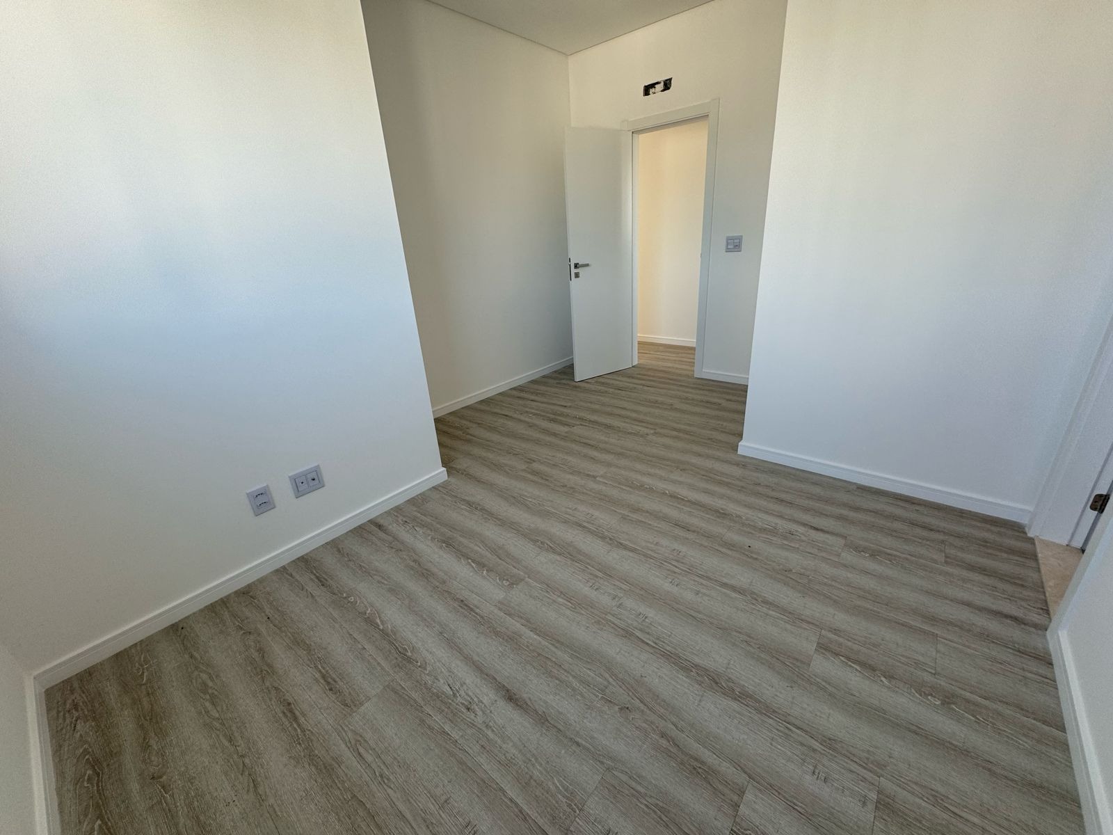 Apartamento à venda com 4 quartos, 143m² - Foto 11