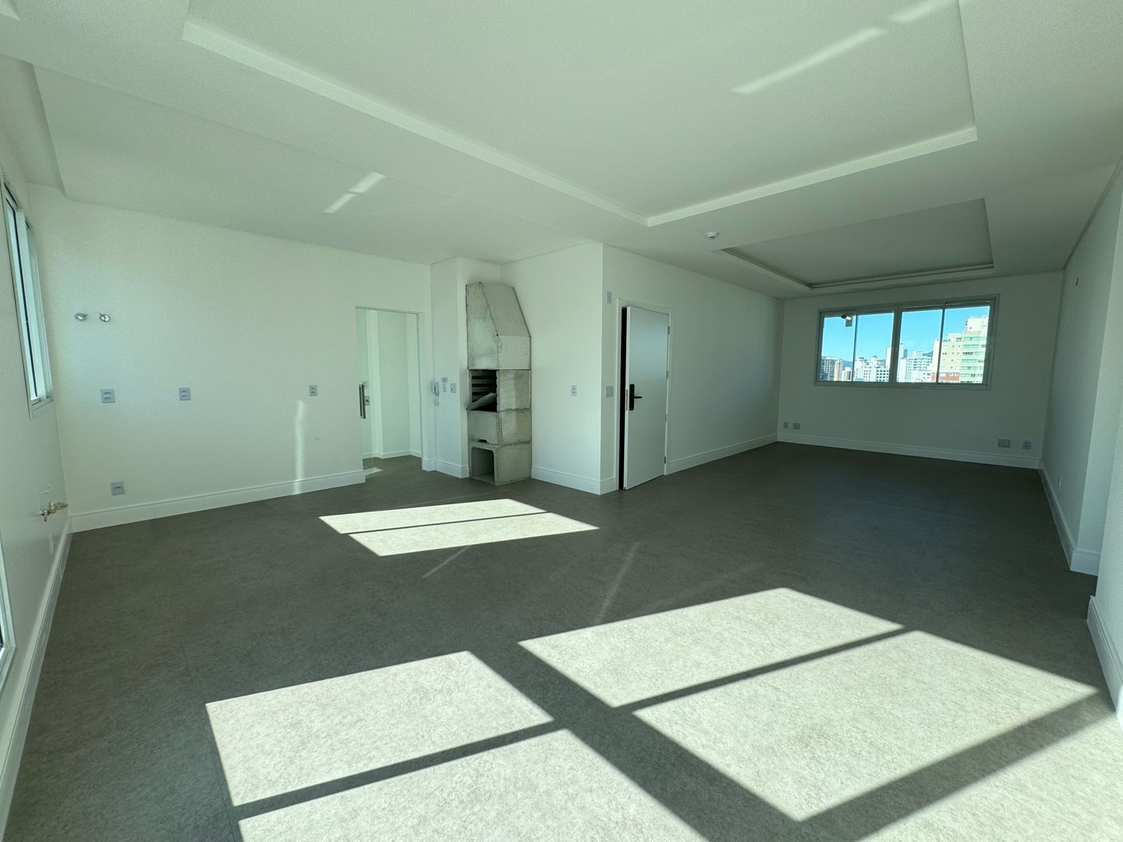 Apartamento à venda com 4 quartos, 143m² - Foto 2