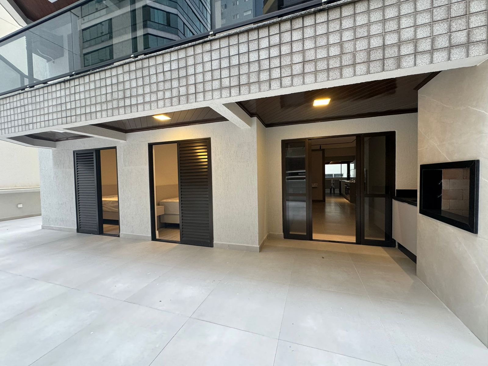 Apartamento para alugar com 3 quartos, 200m² - Foto 19