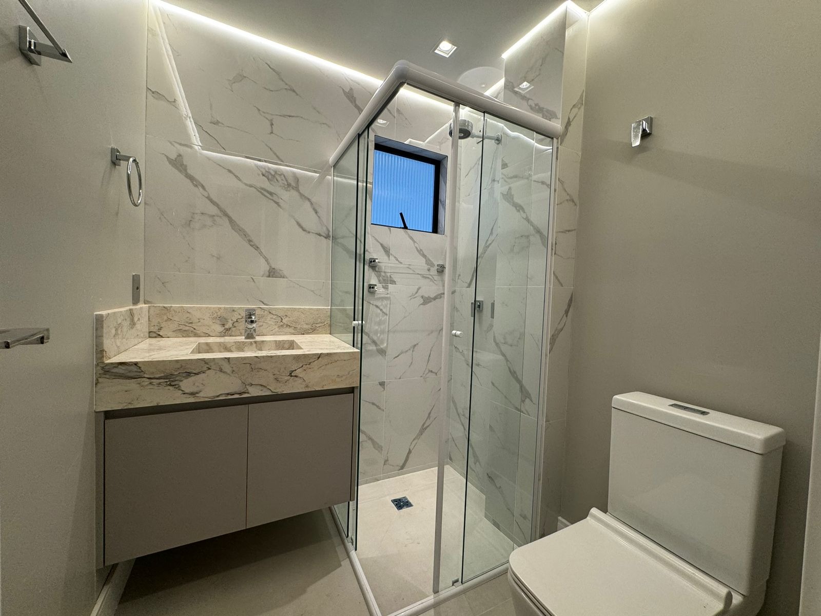 Apartamento para alugar com 3 quartos, 200m² - Foto 24