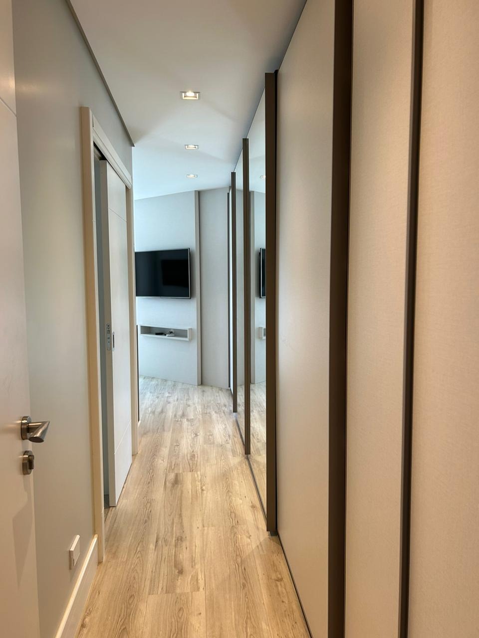 Apartamento à venda com 3 quartos, 190m² - Foto 12