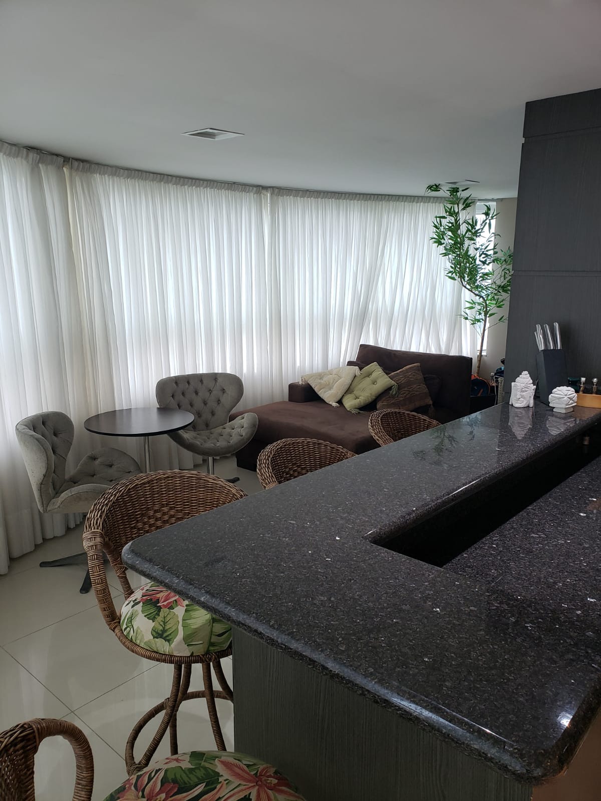 Apartamento à venda com 3 quartos, 142m² - Foto 4