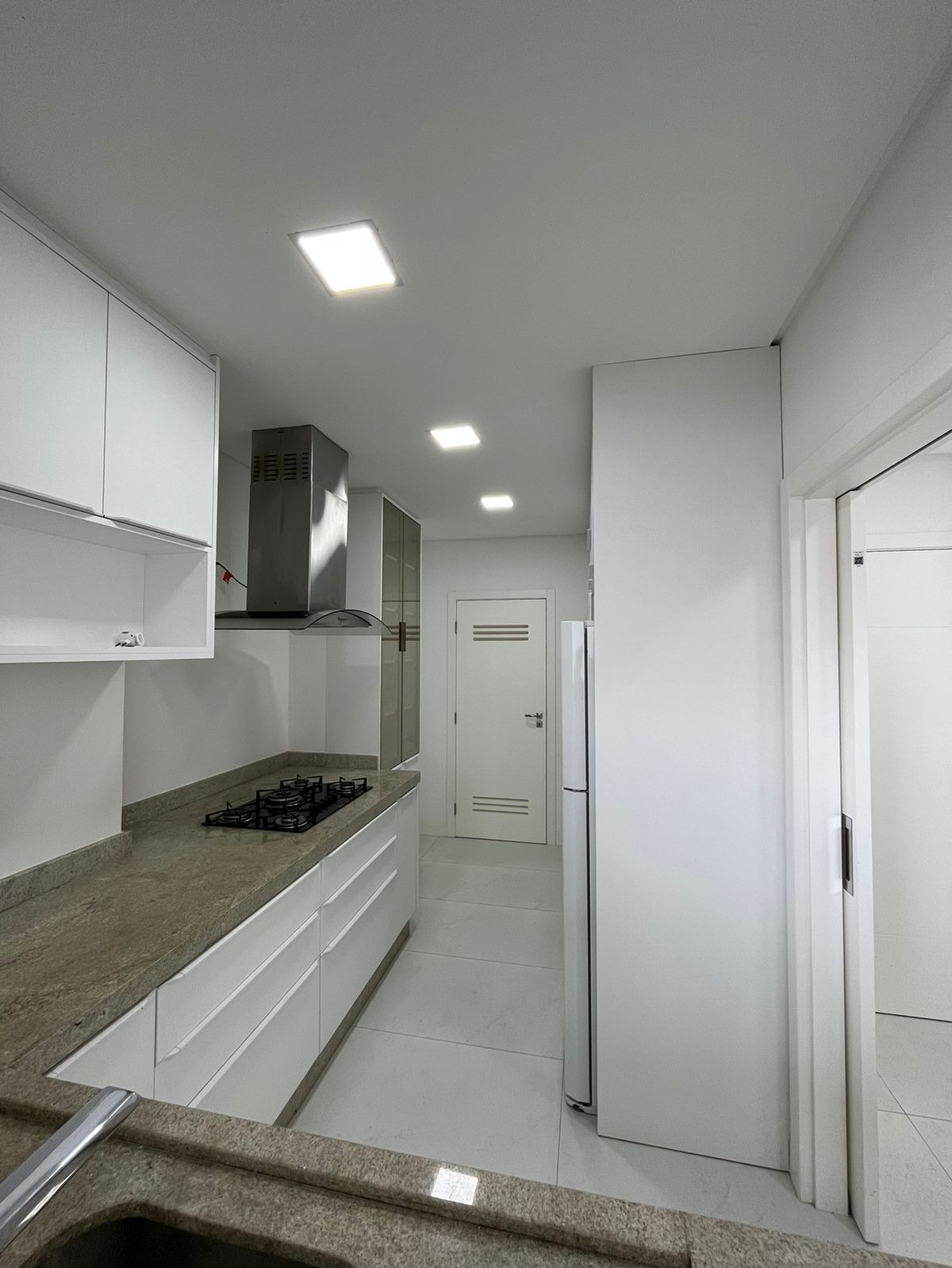 Apartamento à venda e aluguel com 4 quartos, 165m² - Foto 3