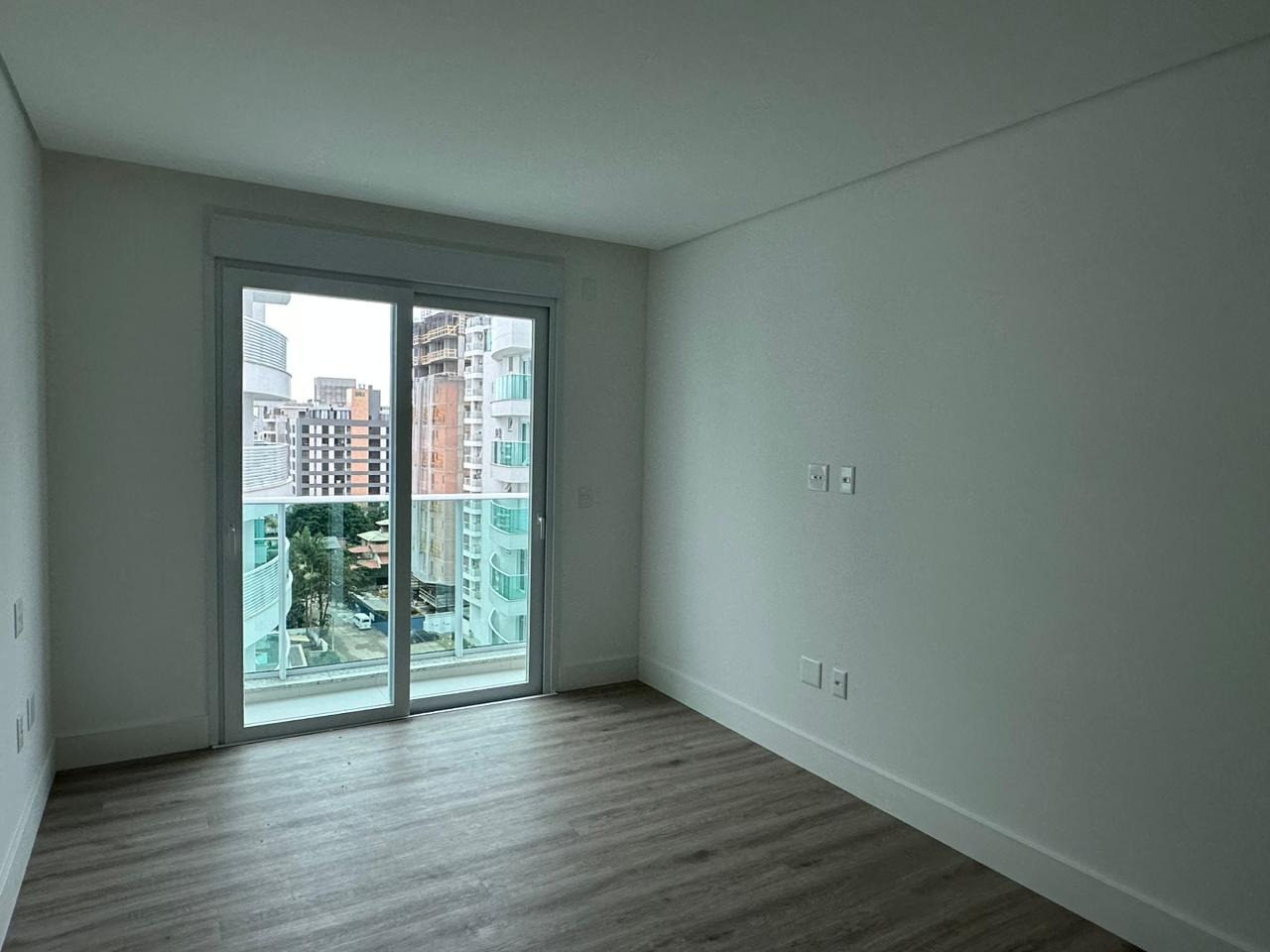 Apartamento à venda com 3 quartos, 150m² - Foto 8