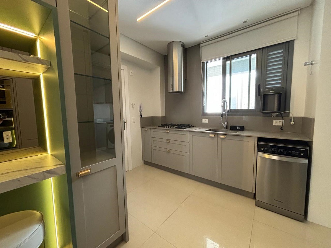 Apartamento à venda com 4 quartos, 182m² - Foto 5