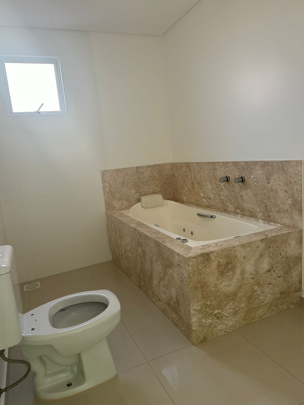 Apartamento à venda com 3 quartos, 168m² - Foto 3