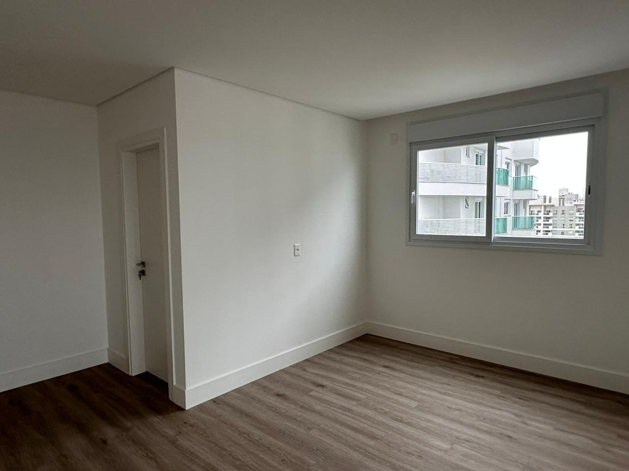 Apartamento à venda com 3 quartos, 150m² - Foto 5