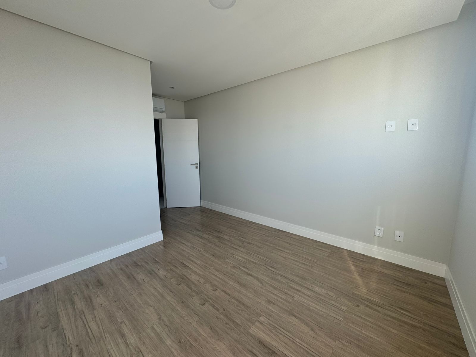 Apartamento para alugar com 4 quartos, 129m² - Foto 13