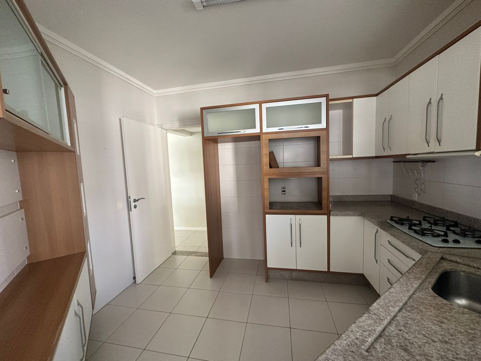 Apartamento à venda com 3 quartos, 124m² - Foto 6