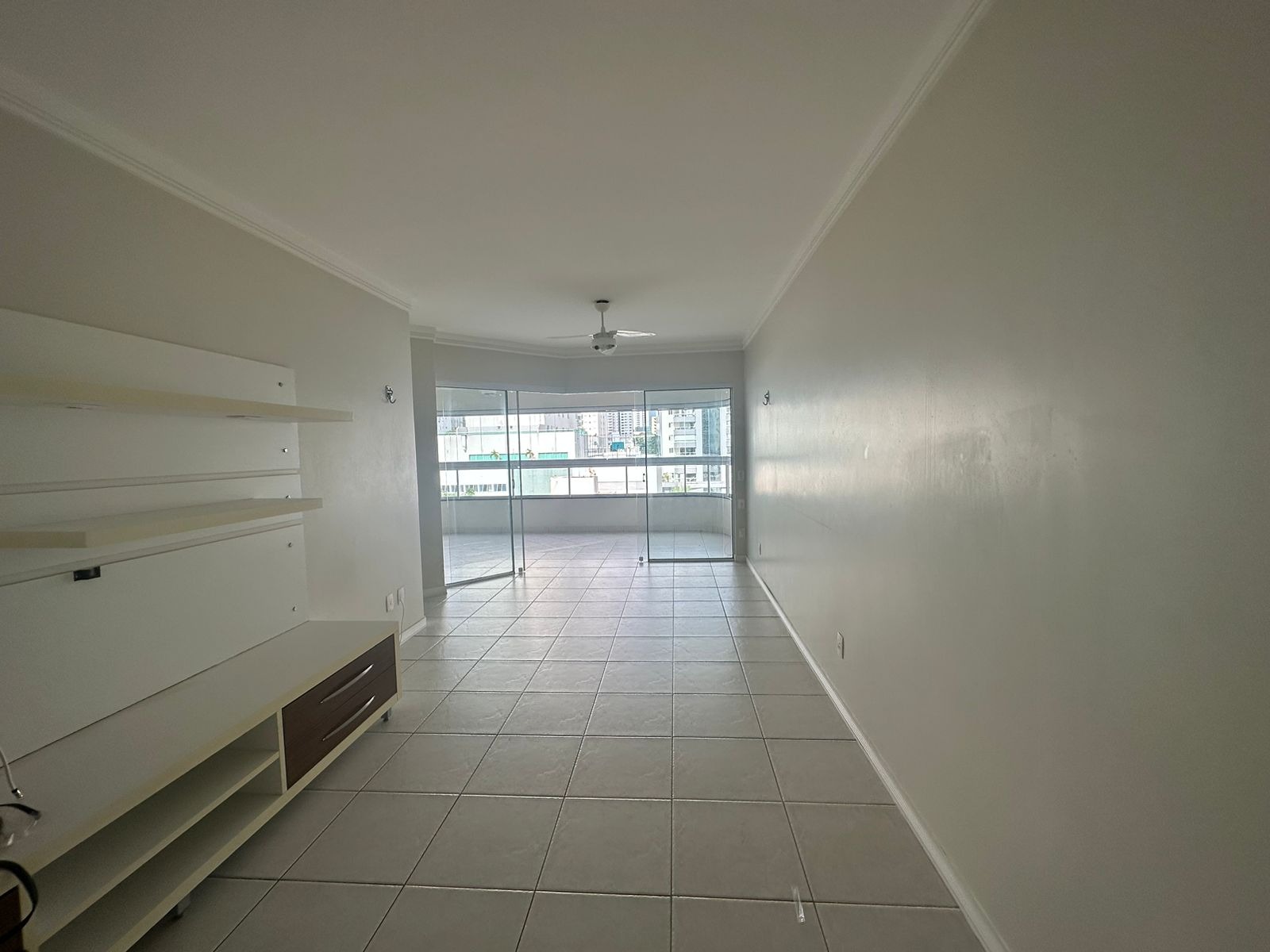 Apartamento à venda com 3 quartos, 124m² - Foto 3